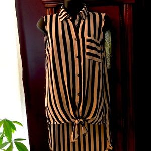 Sleeveless Wet Seal Blousel